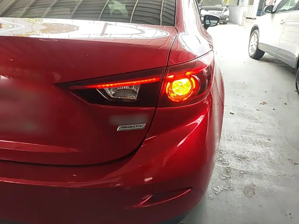 Фото 22 - Mazda Mazda 3
