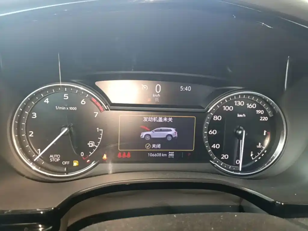 Фото 12 - Cadillac XT6