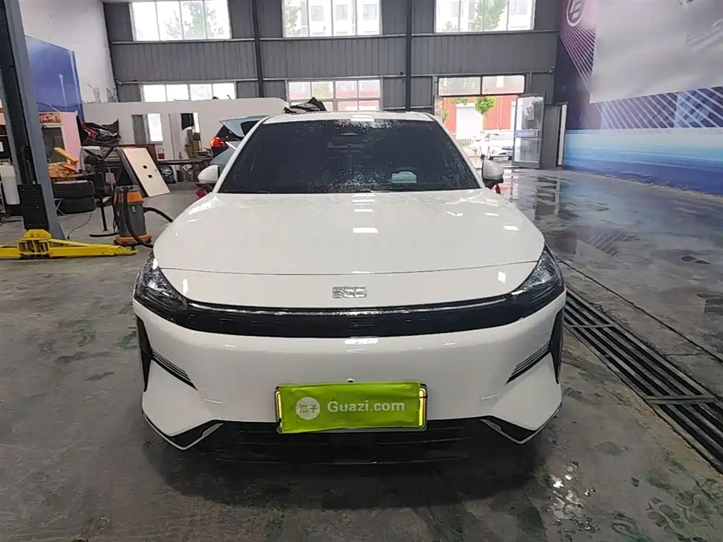 Geely Galaxy Galaxy L6 2024 125km PLUS Soaring Dragon Edition фото 3