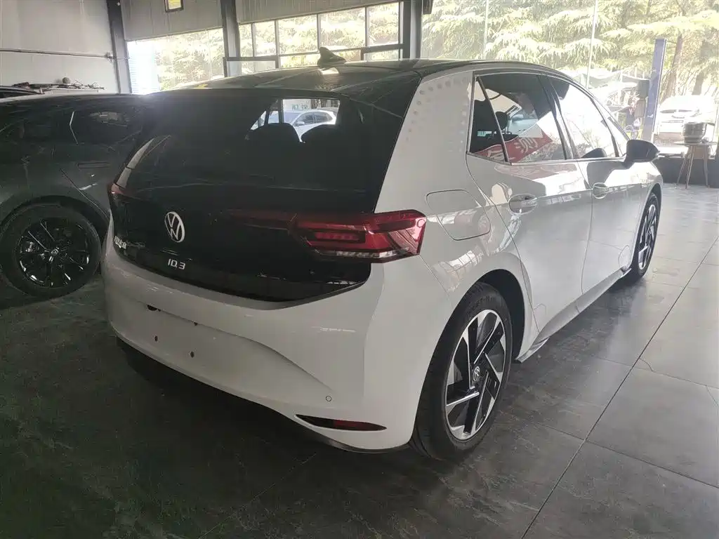 Volkswagen ID.3 2023 Upgraded Pure Intelligence Edition фото 7