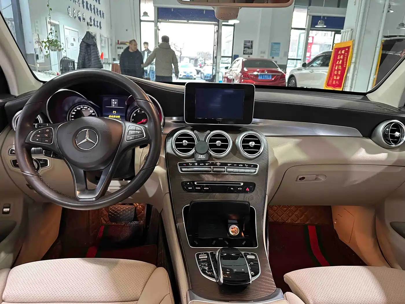Mercedes-Benz GLC 2018 GLC 300 4MATIC Dynamic фото 8