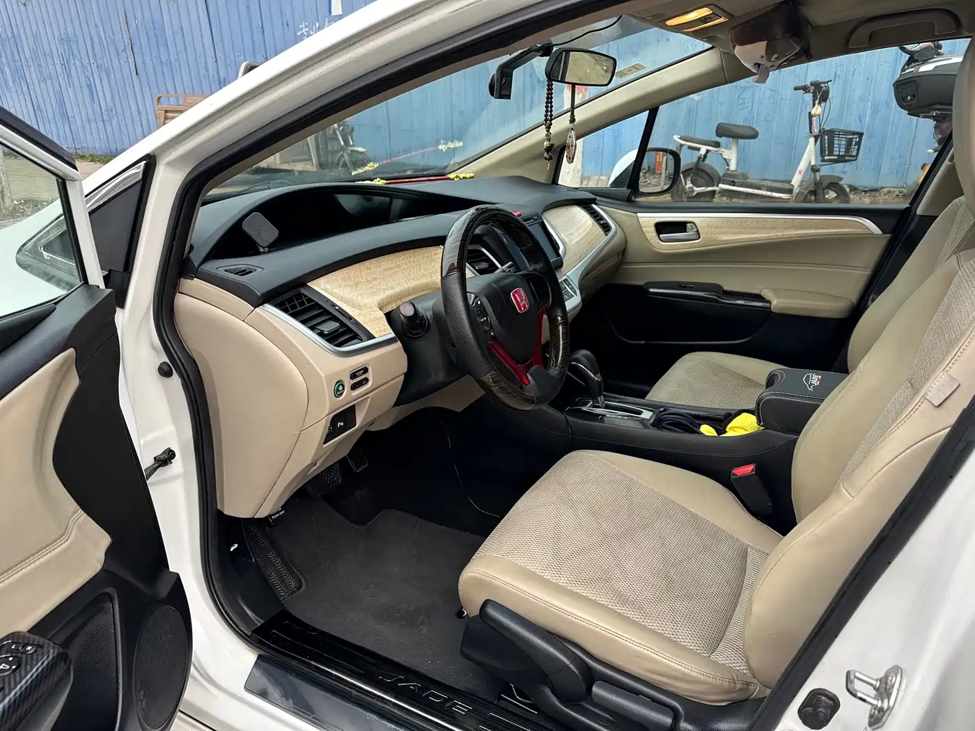 Honda Jade 2014 2013 1.8L Automatic Comfort Edition 5-seater