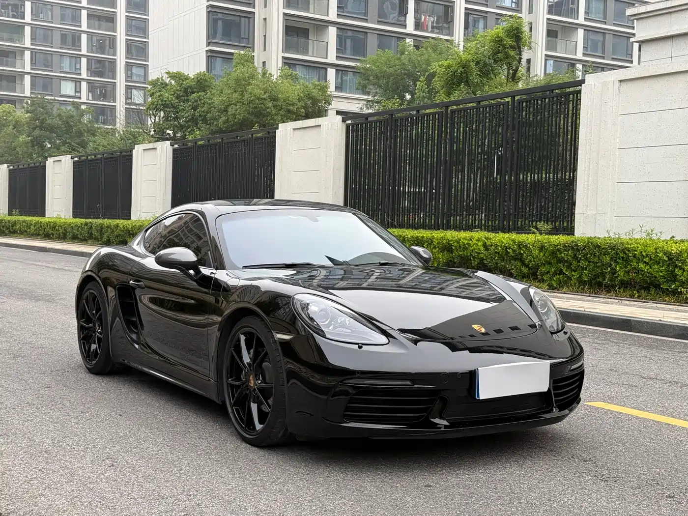 Porsche 718 2019 Cayman T 2.0T фото 2