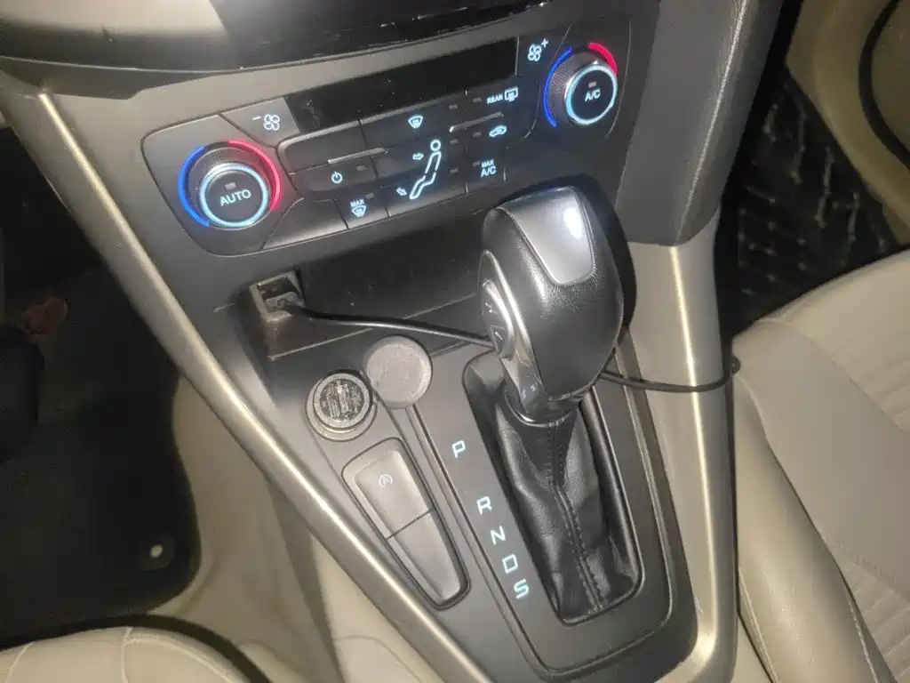 Фото 7 - Ford Focus