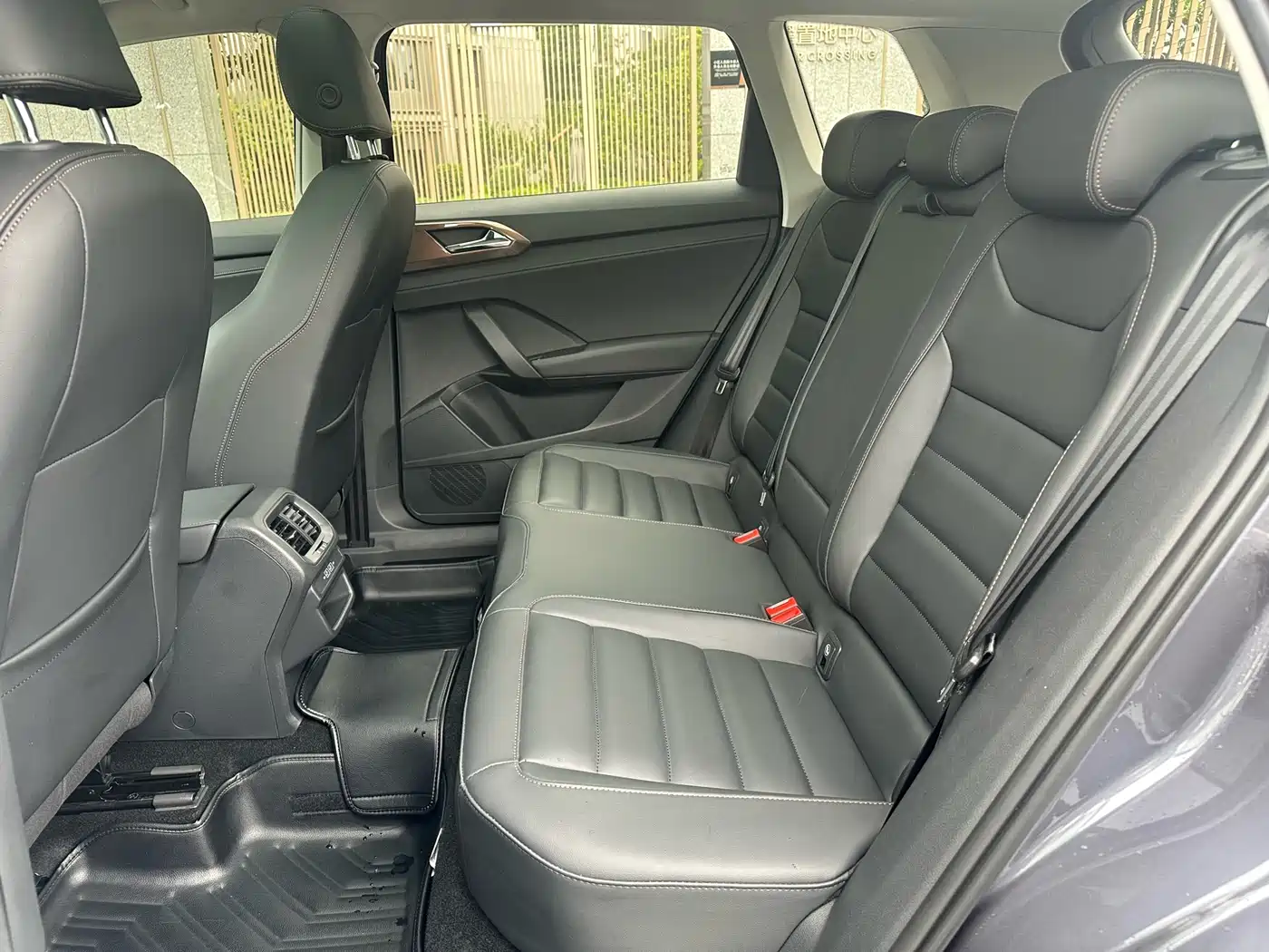 Volkswagen Tharu 2019 280TSI 2WD Luxury Edition China V фото 15