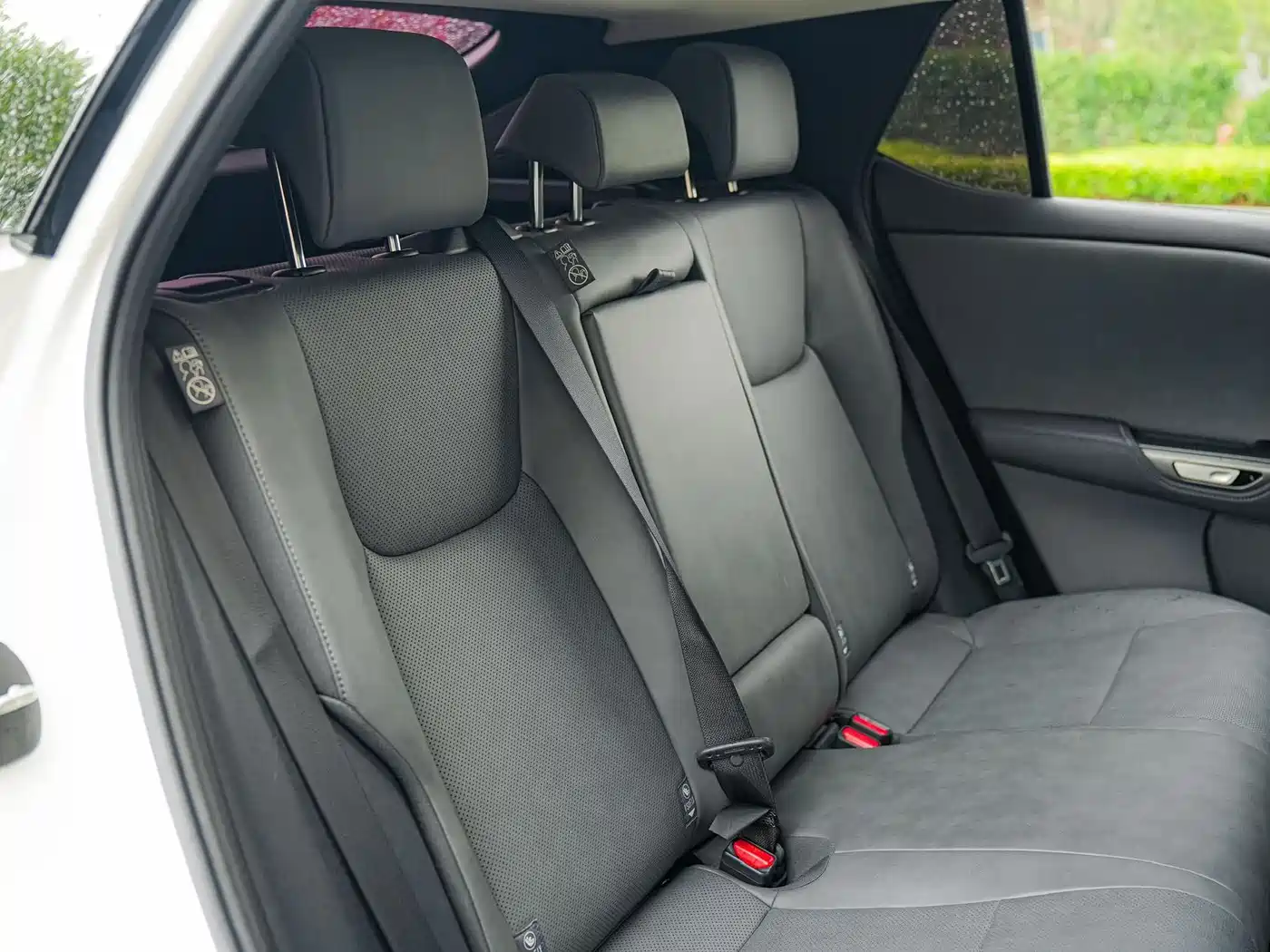Lexus RZ 2023 450e 4WD Deluxe фото 15