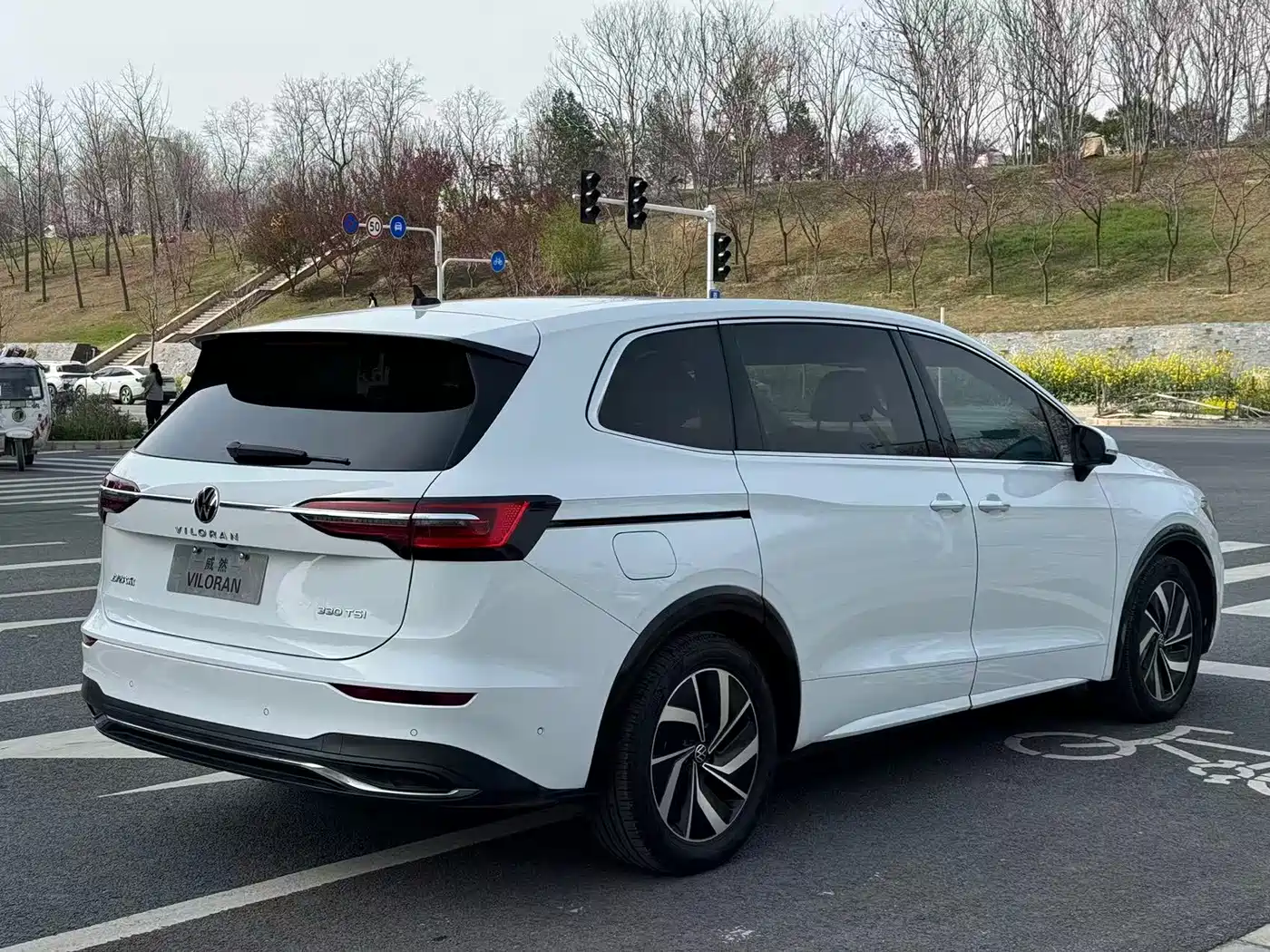 Volkswagen Viloran 2020 330TSI Luxury Edition фото 3
