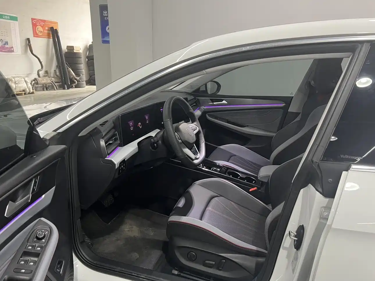 VOLKSWAGEN LINGDU