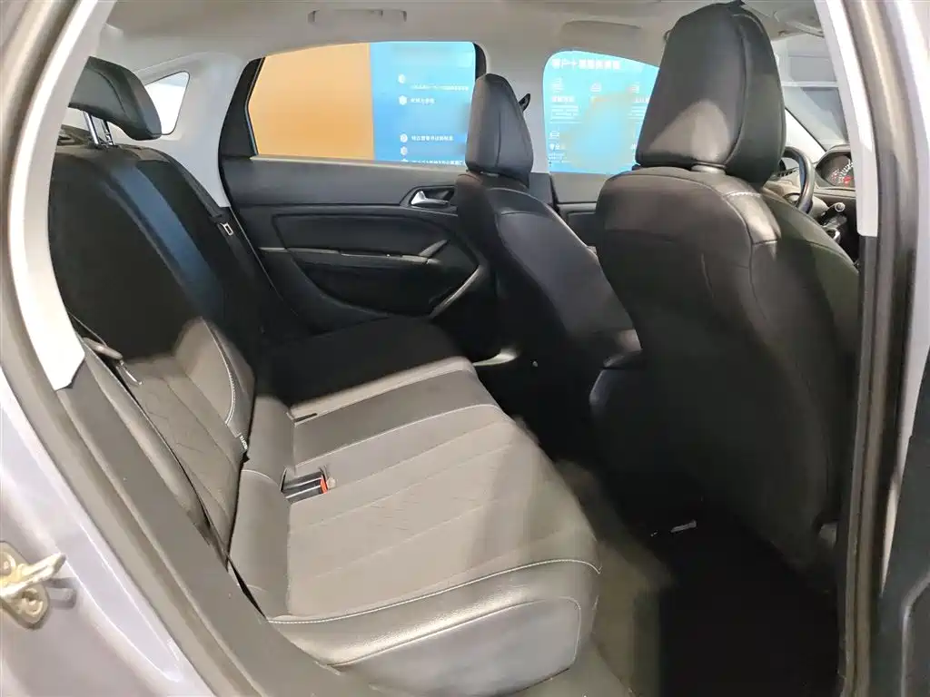 Peugeot 308 2016 1.6L Automatic Luxury фото 13