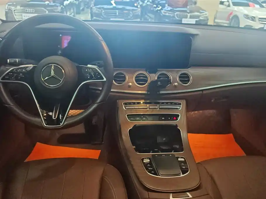 Mercedes-Benz E-Class 2022 E 300 L Luxury фото 12