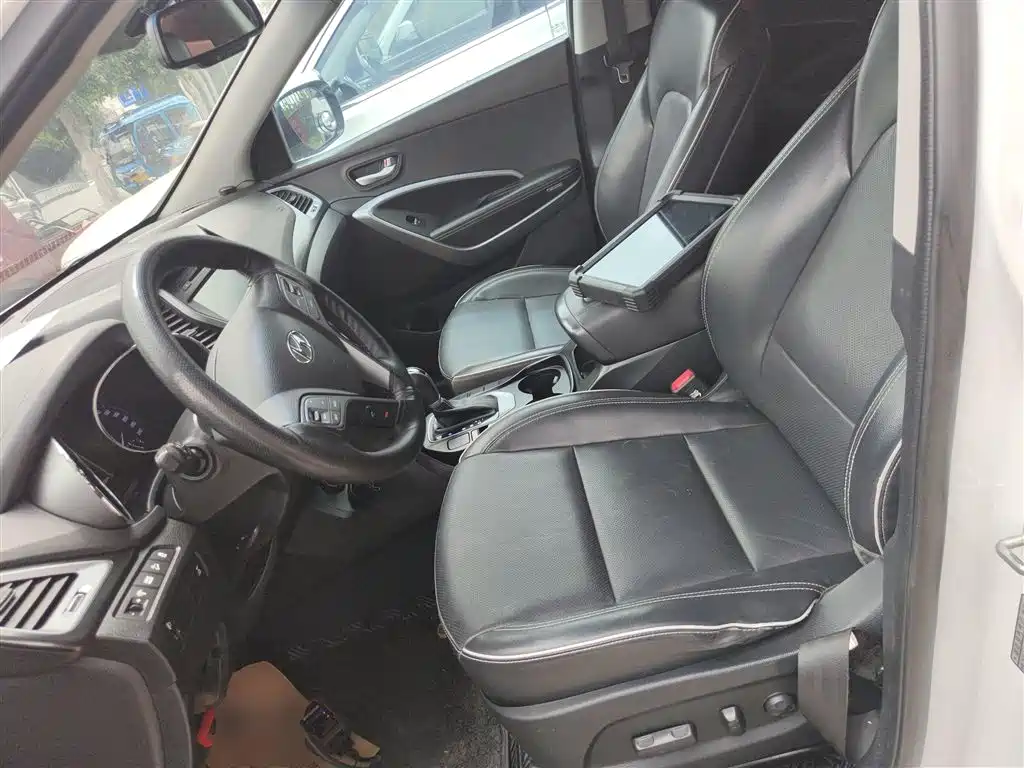 Hyundai Santa Fe 2017 2.0T Automatic 4WD Intelligent 7-Seater фото 18