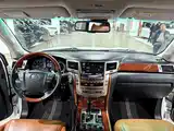 Photo 5 - Lexus LX