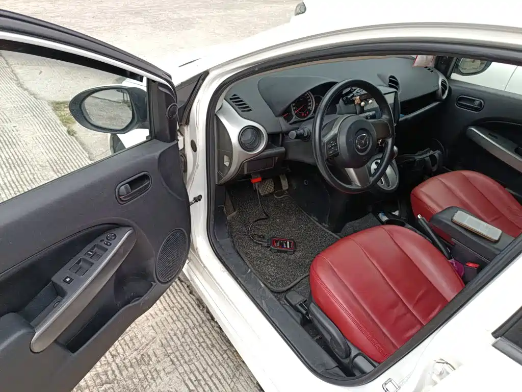 Mazda 2 2014 2012 Hatchback Dynamic 1.5L Automatic Value Edition