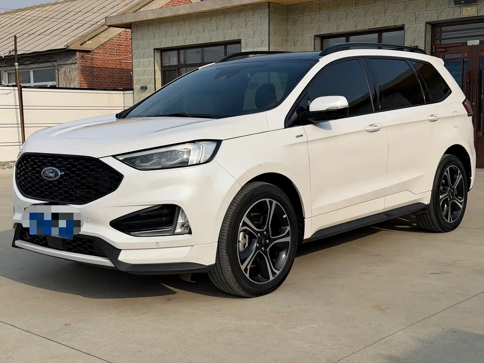 Фото 1 - Ford Edge