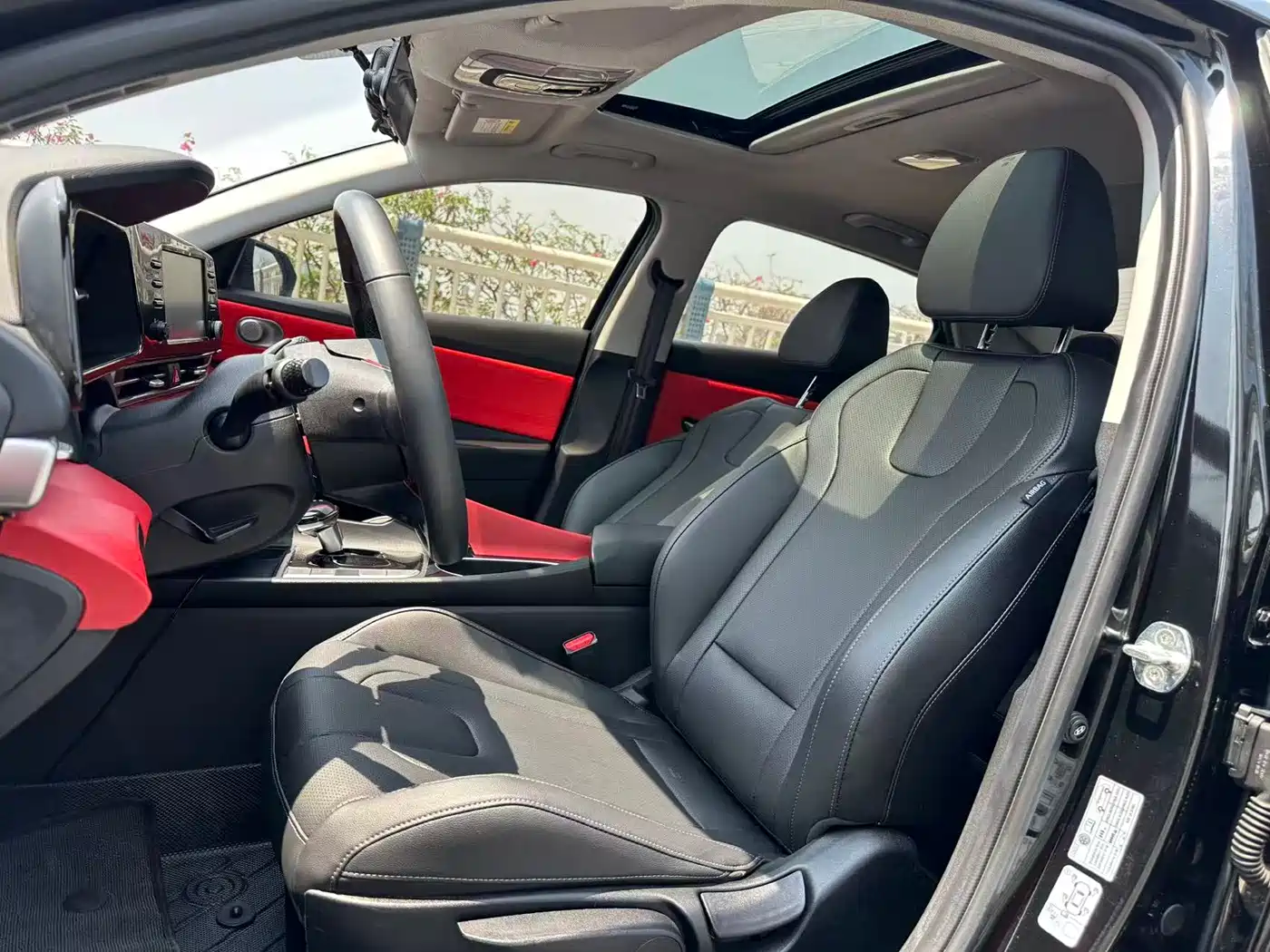 Hyundai Elantra 2021 1.5L CVT GLX Elite Edition фото 11
