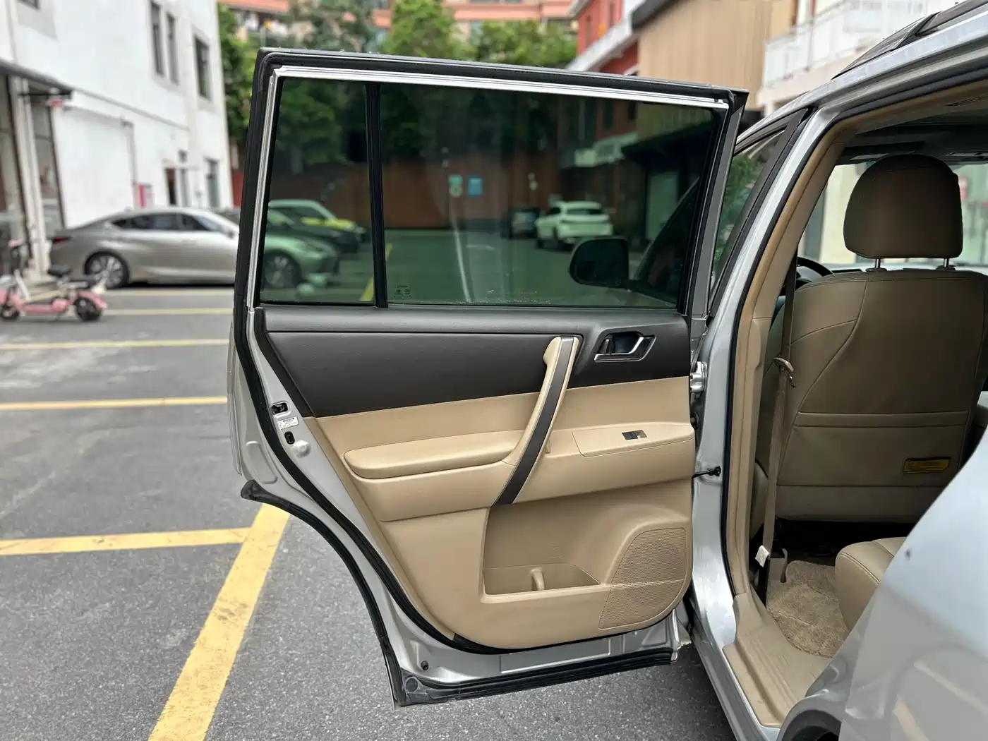 Toyota Highlander 2009 3.5L 4WD 7-seater Luxury Edition фото 13