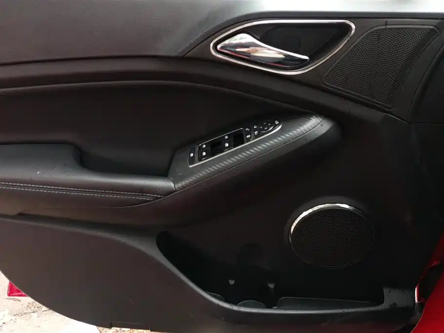 BYD Yuan New Energy 2018 EV360 Smart Connected Cool Edition фото 7