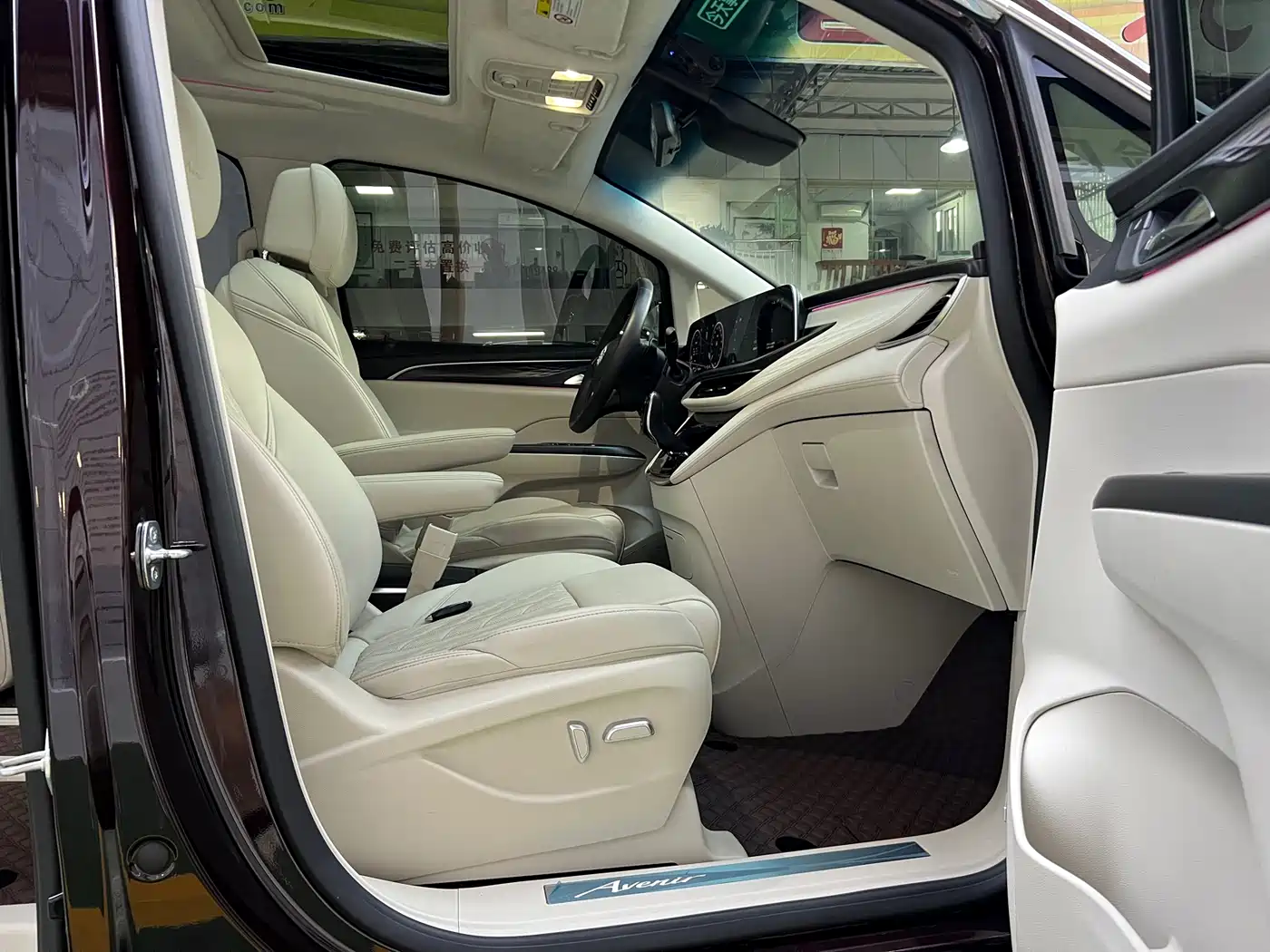 Buick GL8 2021 Avenir Aivia 7-Seater Family Edition фото 19