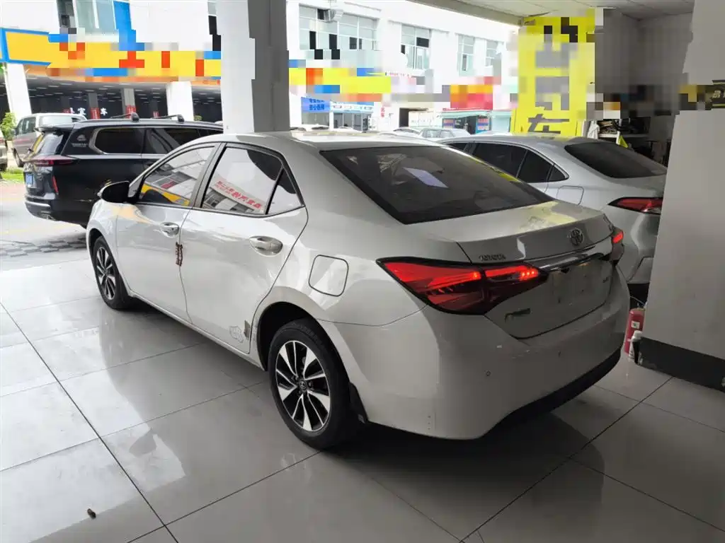 Toyota Levin 2018 185T CVT Premium Edition China V фото 5