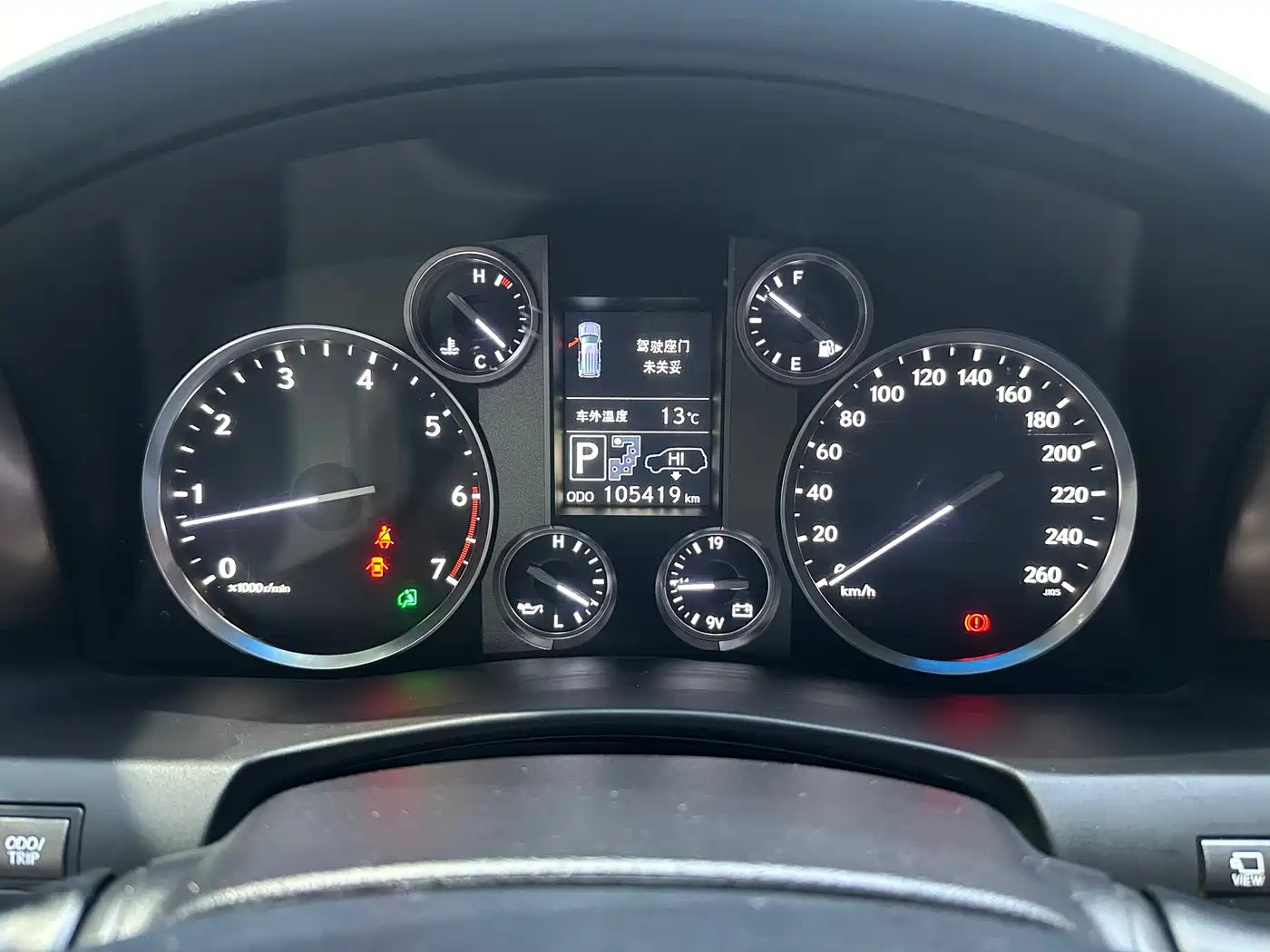 Lexus LX фото 12