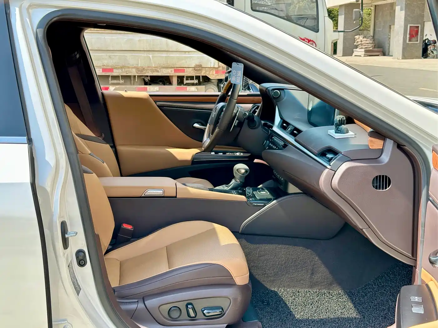 Lexus ES 2020 Model 300h Excellence Edition фото 7