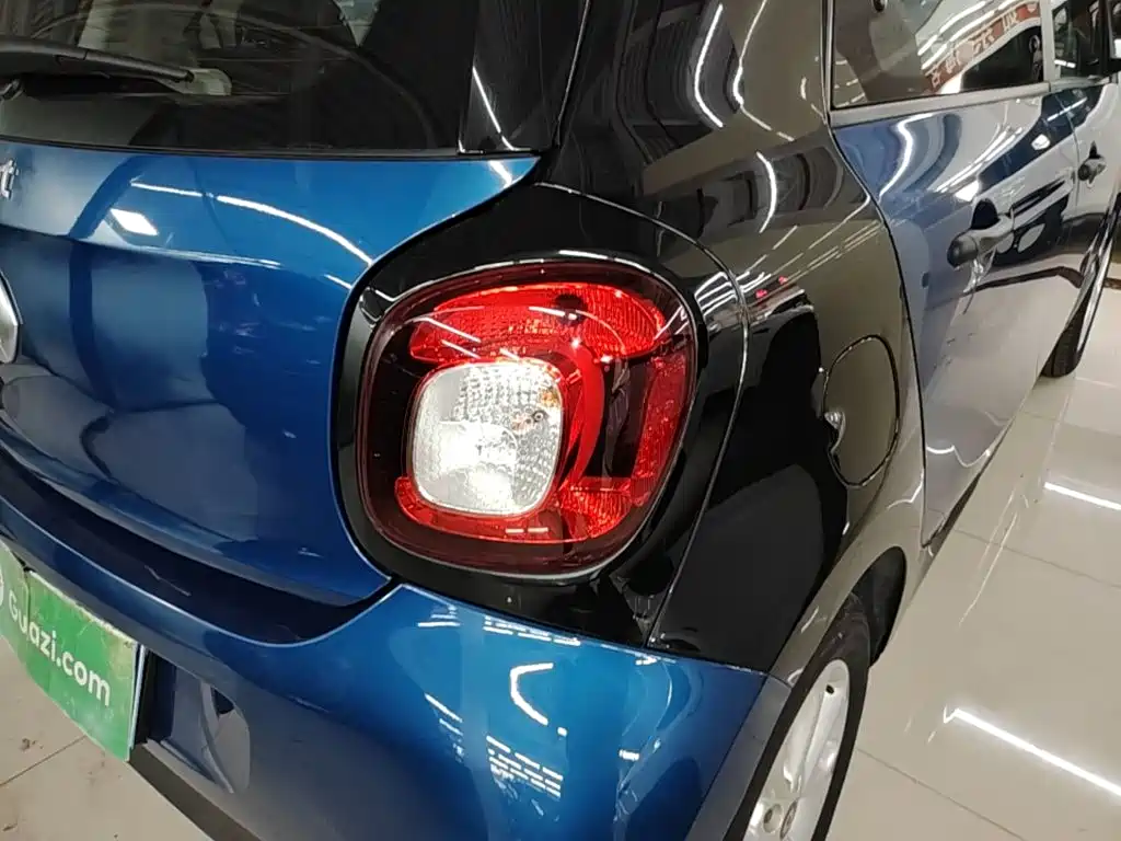 smart forfour 2019 2018 1.0L 52kW Agile Edition