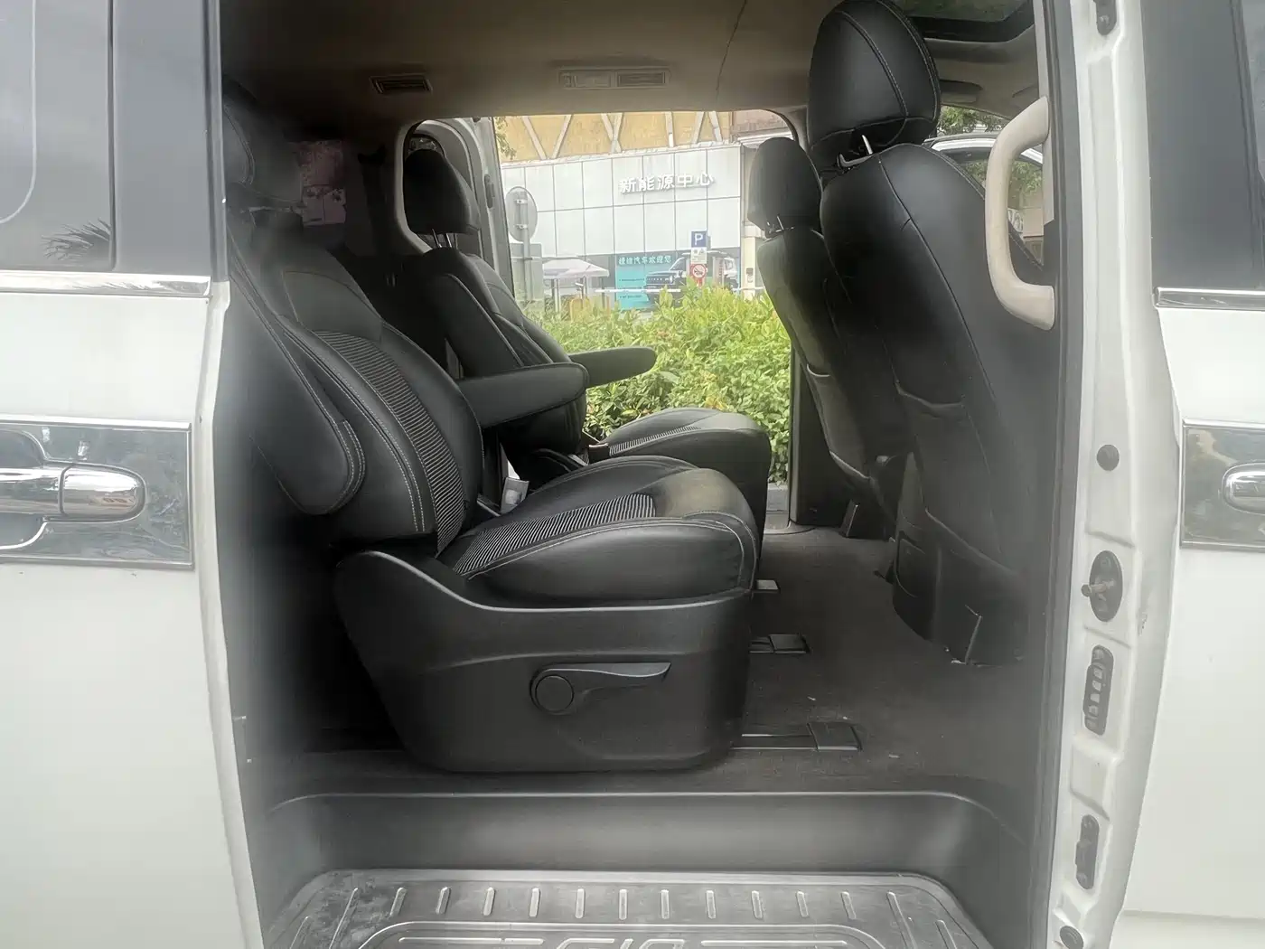 SAIC Maxus Maxus G10 2016 2.0T Automatic Executive Edition фото 11