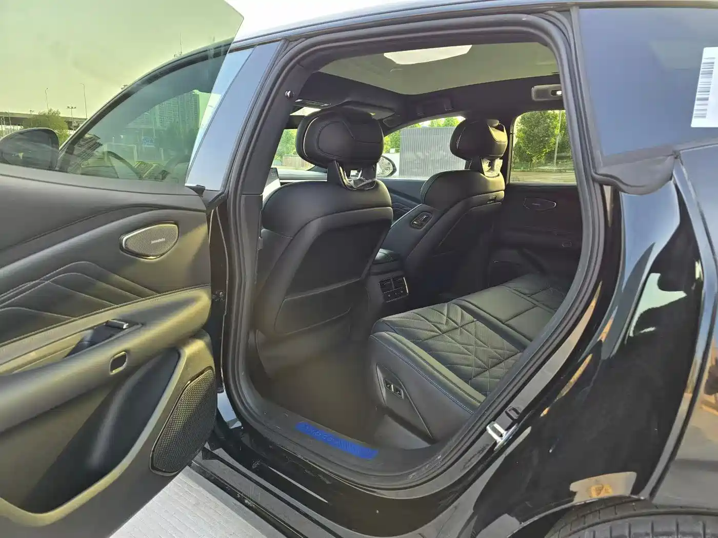 Lynk & Co 10 EM-P 2025 Facelift 240 AWD Ultra фото 4