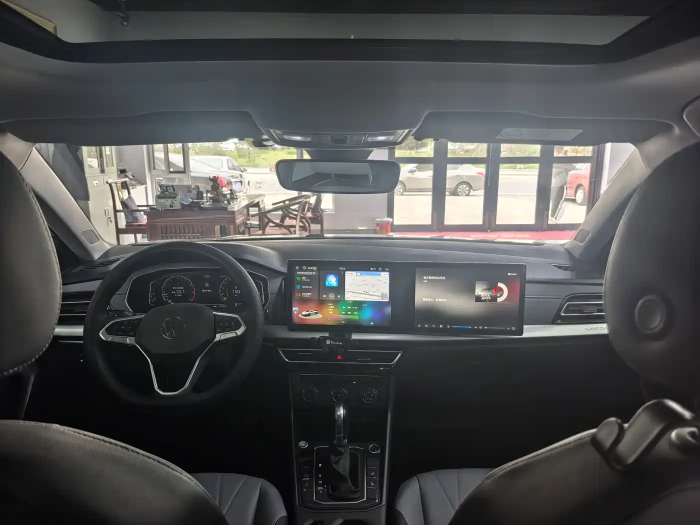 Volkswagen Lavida 2023 Facelift 1.5L Automatic 5 Million Edition фото 10