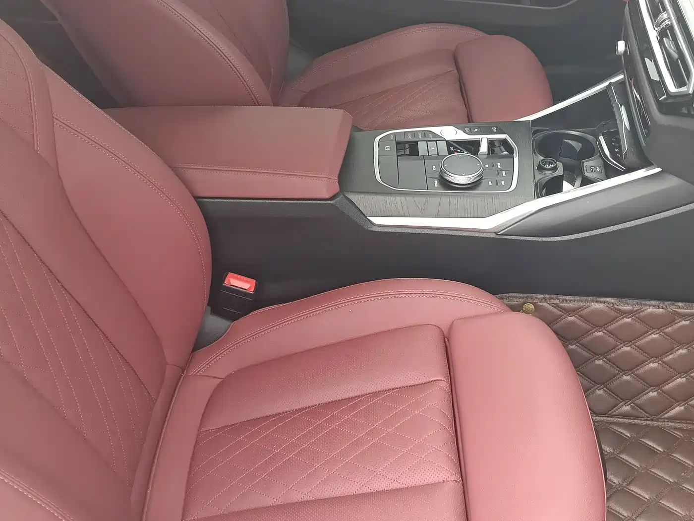 BMW 3 Series 2024 325i M Sport Package фото 8