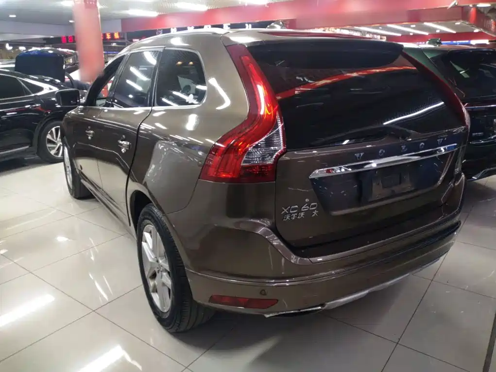 Фото 23 - Volvo XC60