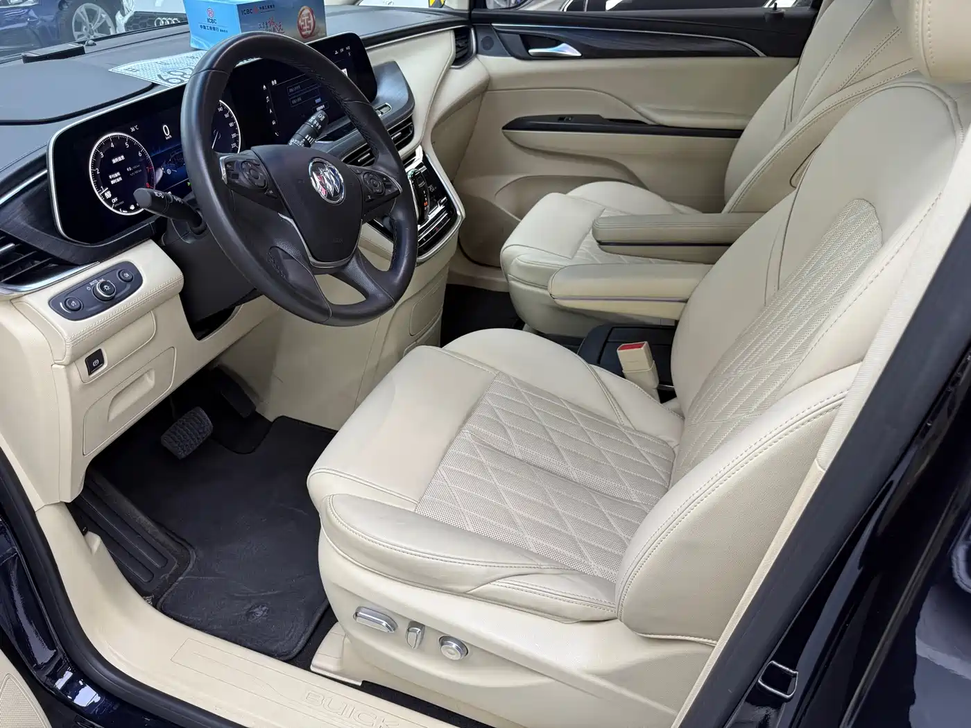Фото 4 - Buick GL8