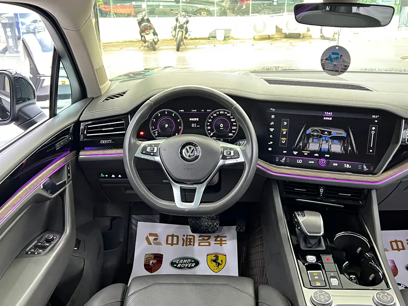 Volkswagen Touareg 2019 3.0TSI Sharp Edge Edition China VI фото 23