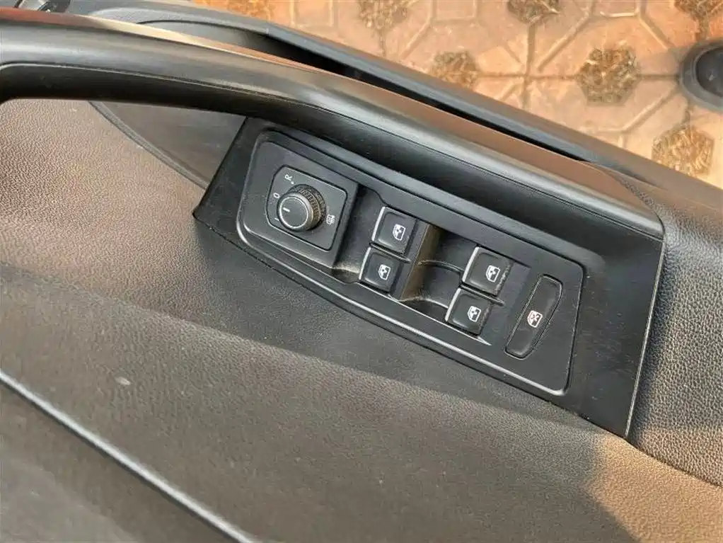 Volkswagen T-ROC 2022 280TSI DSG 2WD Comfort PLUS фото 8