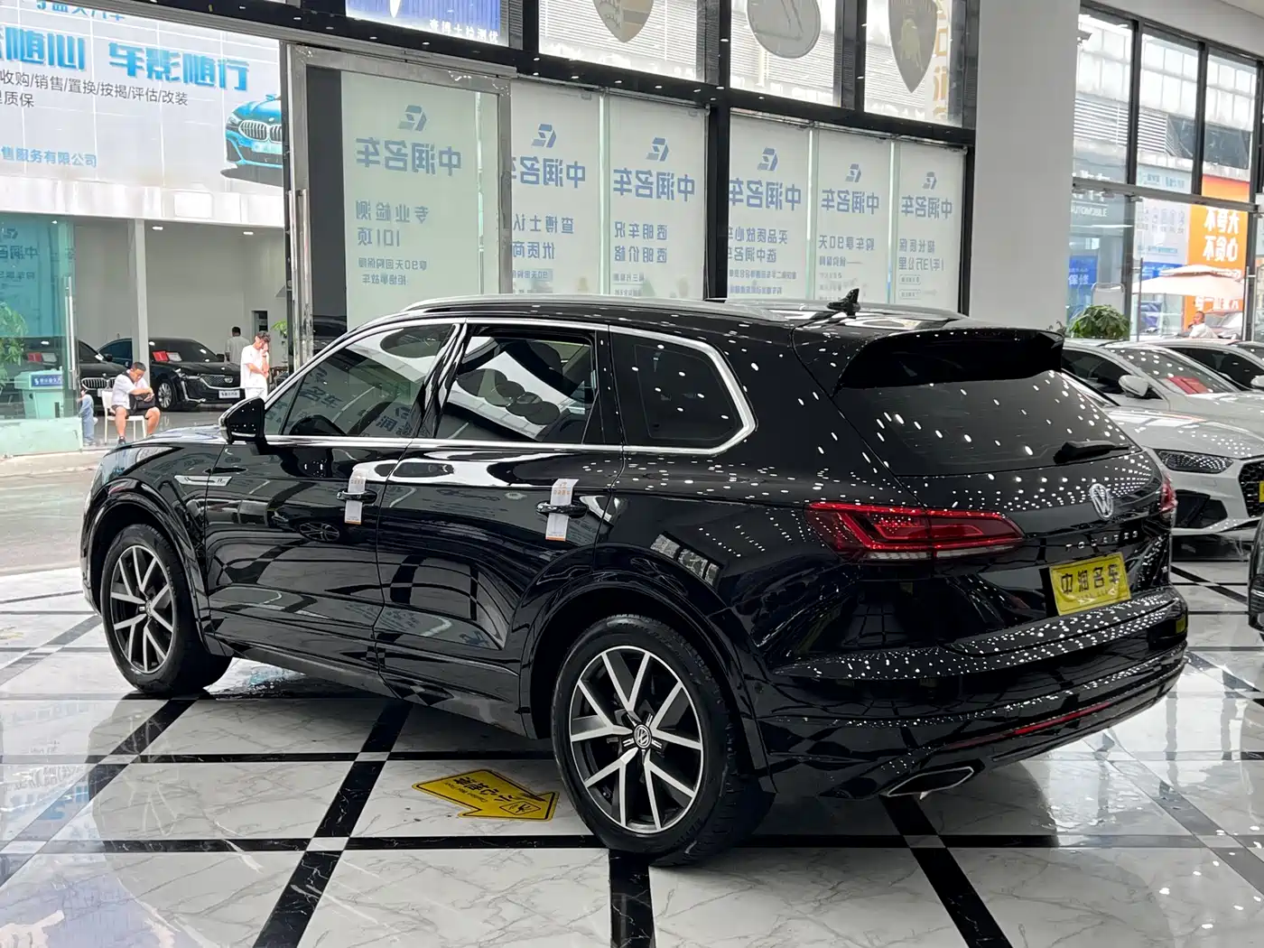 Volkswagen Touareg 2019 3.0TSI Sharp Edge Edition China VI фото 28