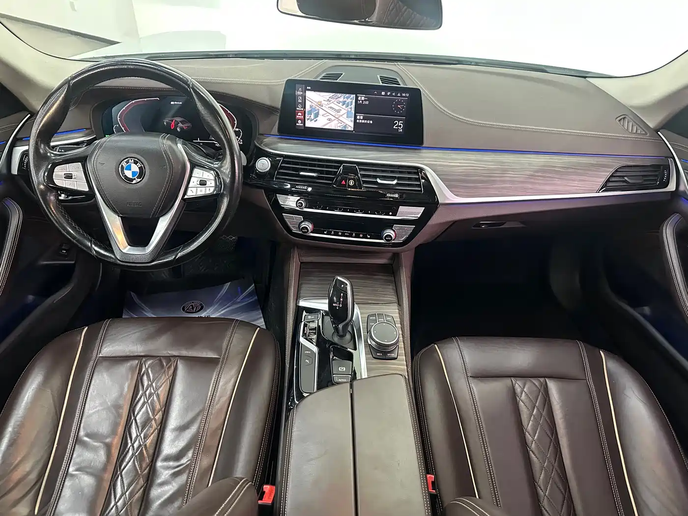 BMW 5 Series New Energy 2020 530Le Range Upgrade Luxury Package фото 16