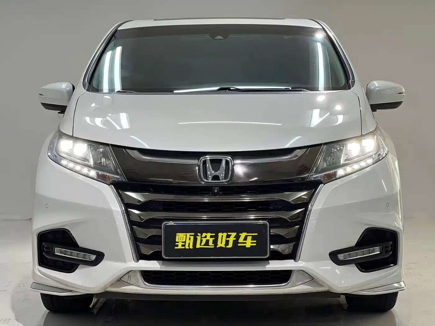 Фото 2 - Honda Odyssey