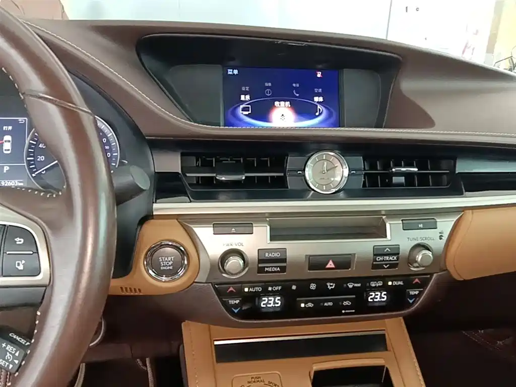 Lexus ES 2015 200 Elite Edition фото 13