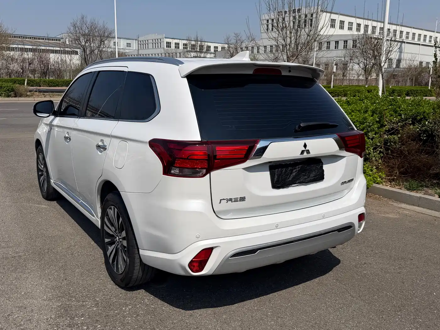 Mitsubishi Outlander 2021 2.4L 4WD Deluxe Edition 7-Seater фото 17