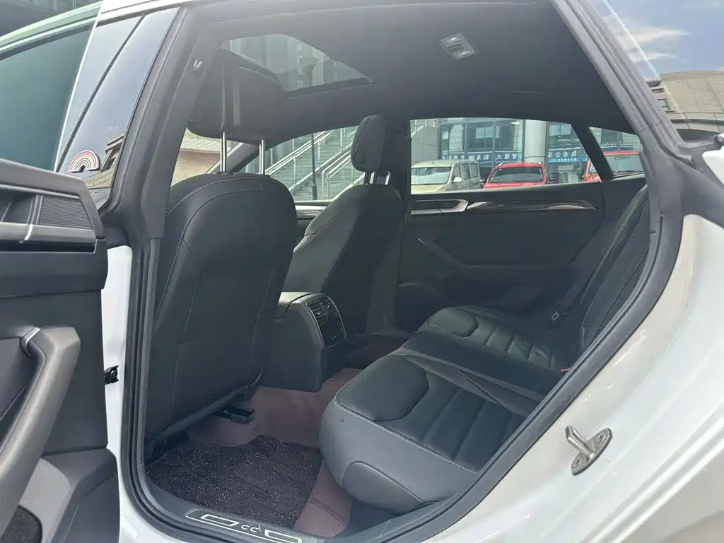 Фото 6 - Volkswagen CC