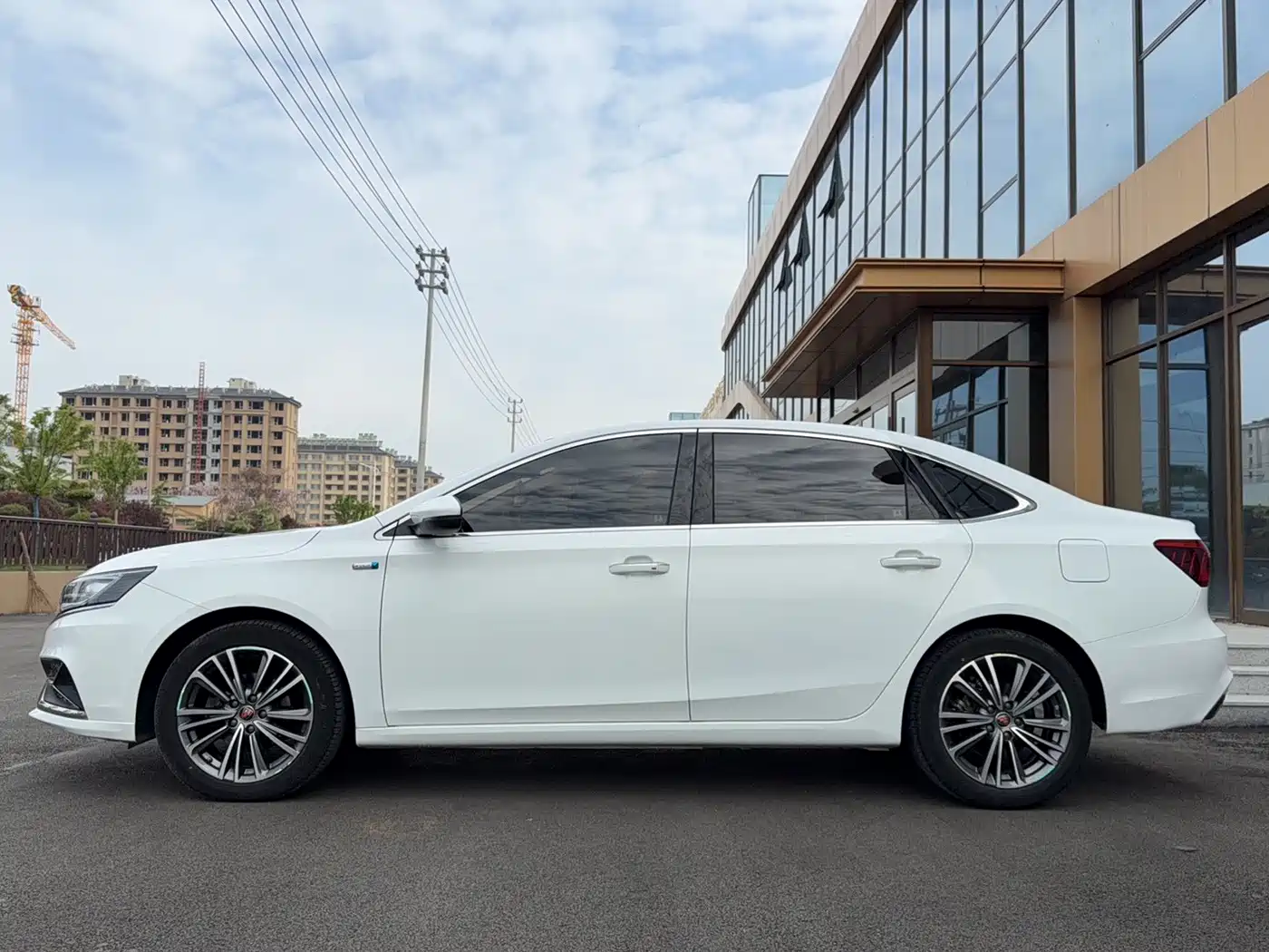 Roewe i6 2021 2020 PLUS 1.6L CVT 4G Connected Glory Flagship Edition