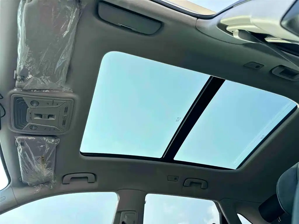 Hongqi HS5 2022 Facelift 2.0T Smart Flag Enjoyment Edition фото 25