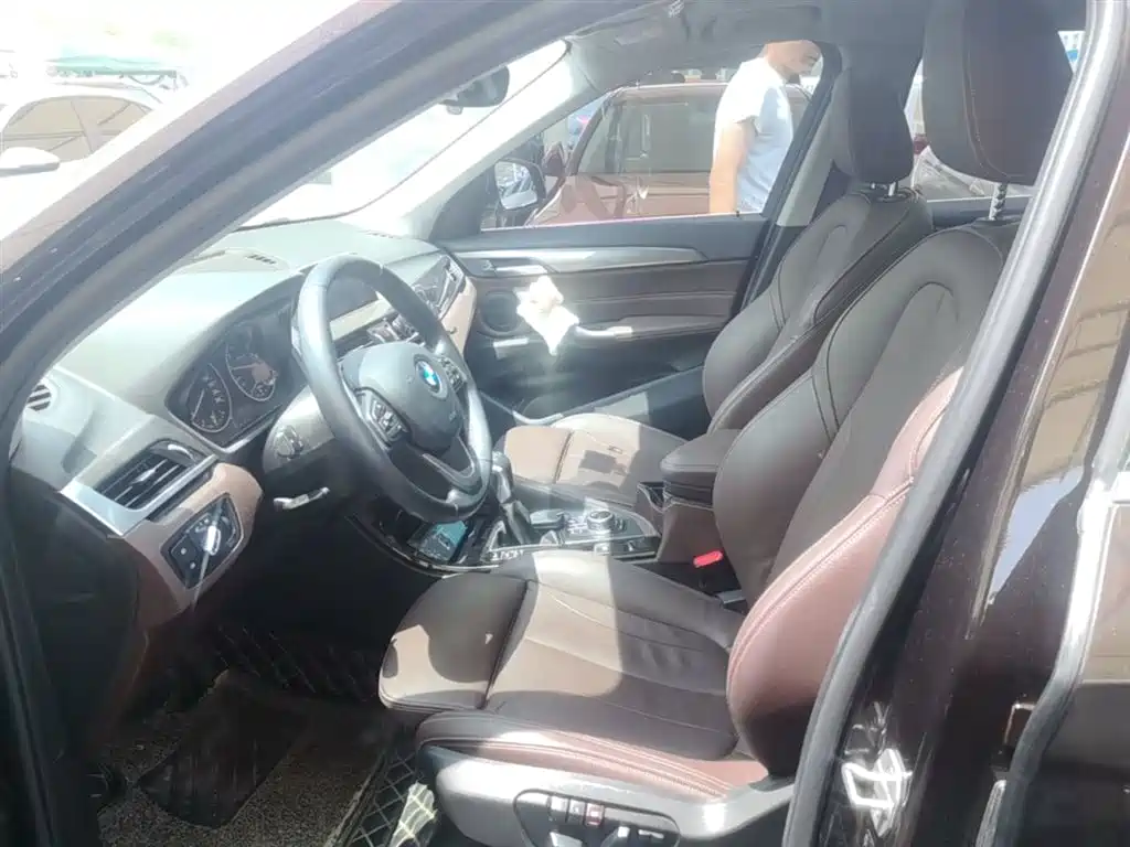 BMW X1 2018 xDrive20Li Premium Model фото 15