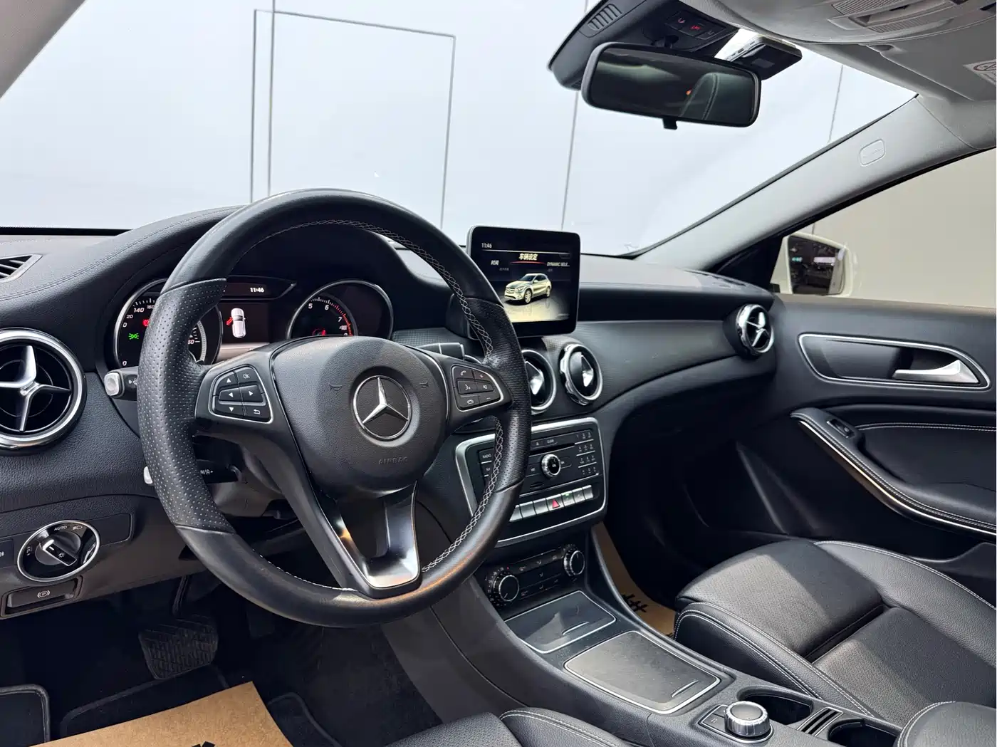 Mercedes-Benz GLA 2017 GLA 200 Fashion фото 12