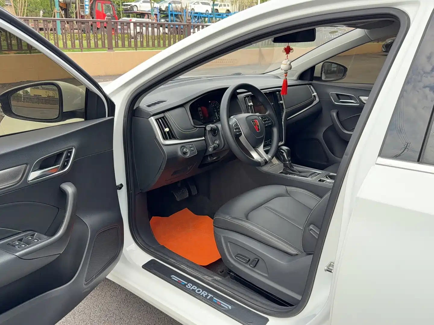 Фото 8 - Roewe i6