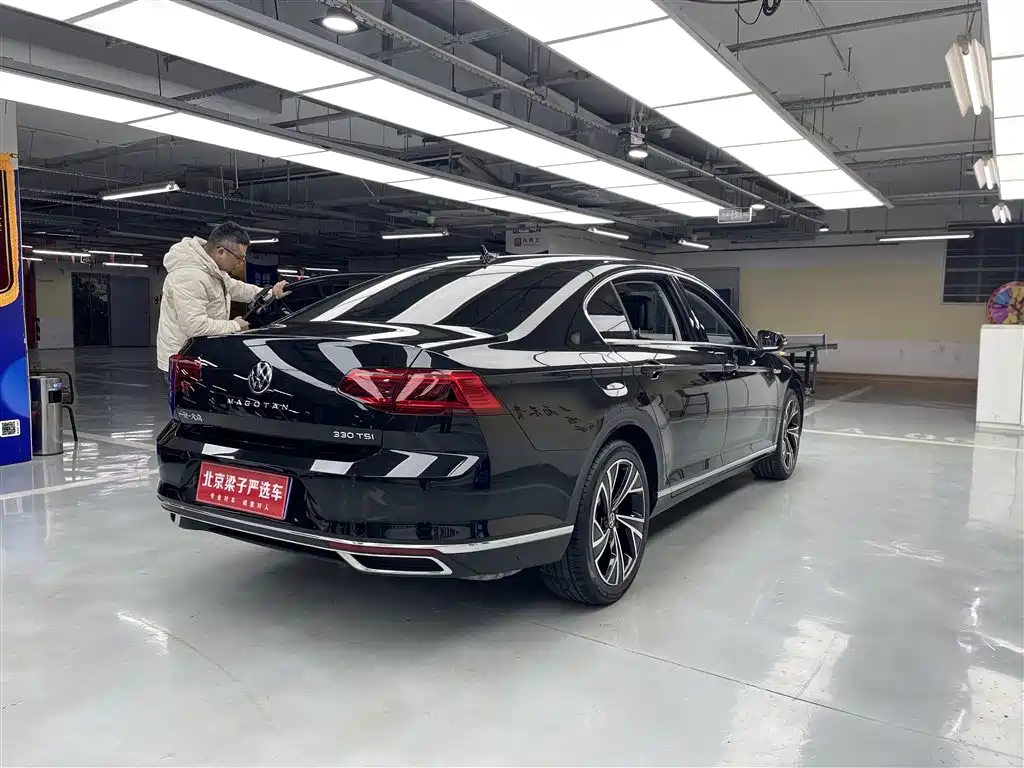 Volkswagen Magotan 2021 330TSI DSG 30th Anniversary Edition фото 9