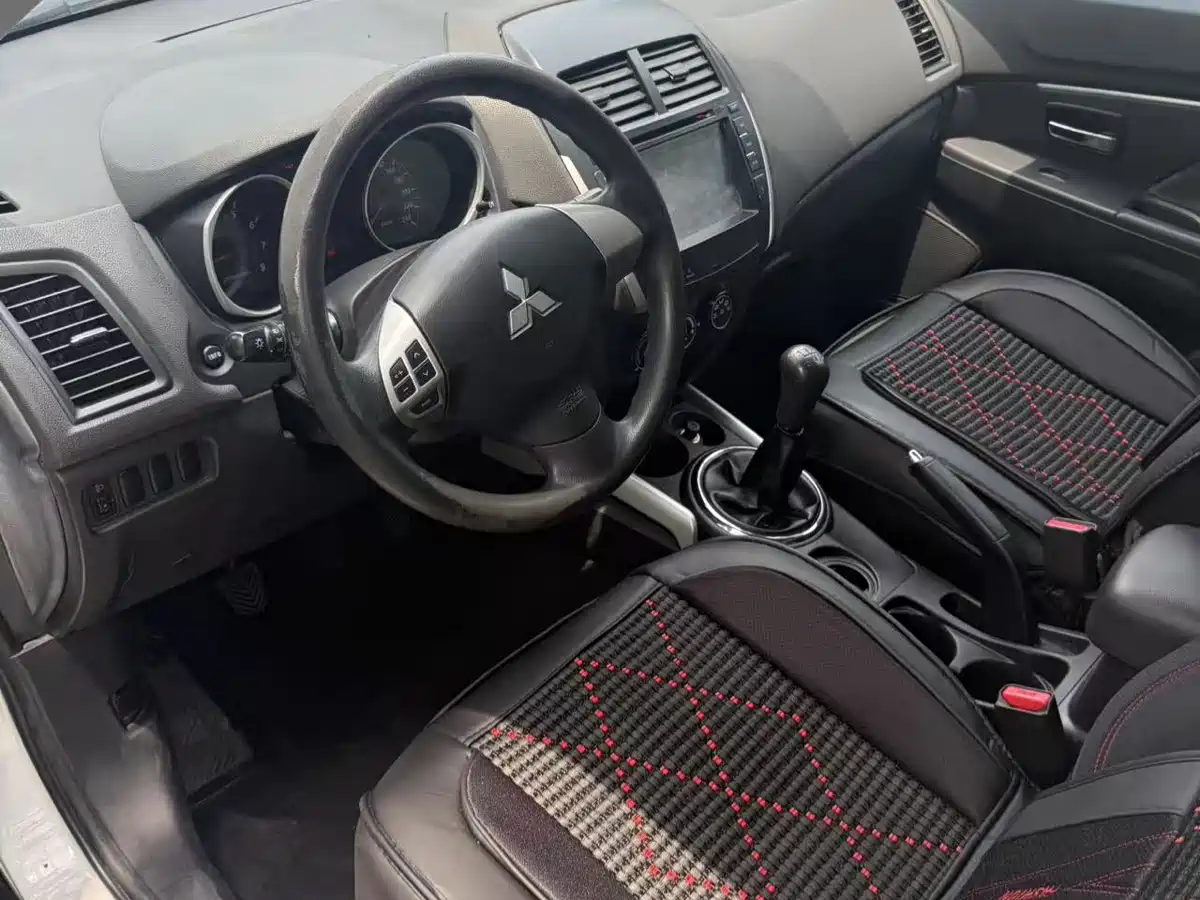 Mitsubishi ASX 2013 1.6L Manual 2WD Standard фото 5