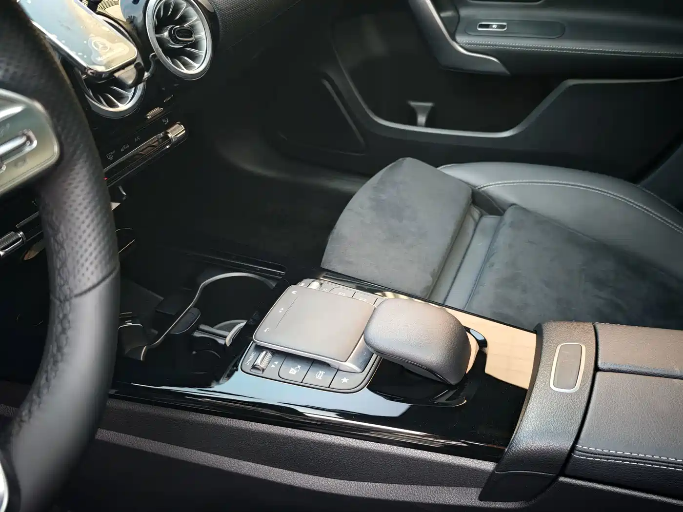 Mercedes-Benz A-Class, миниатюра 7