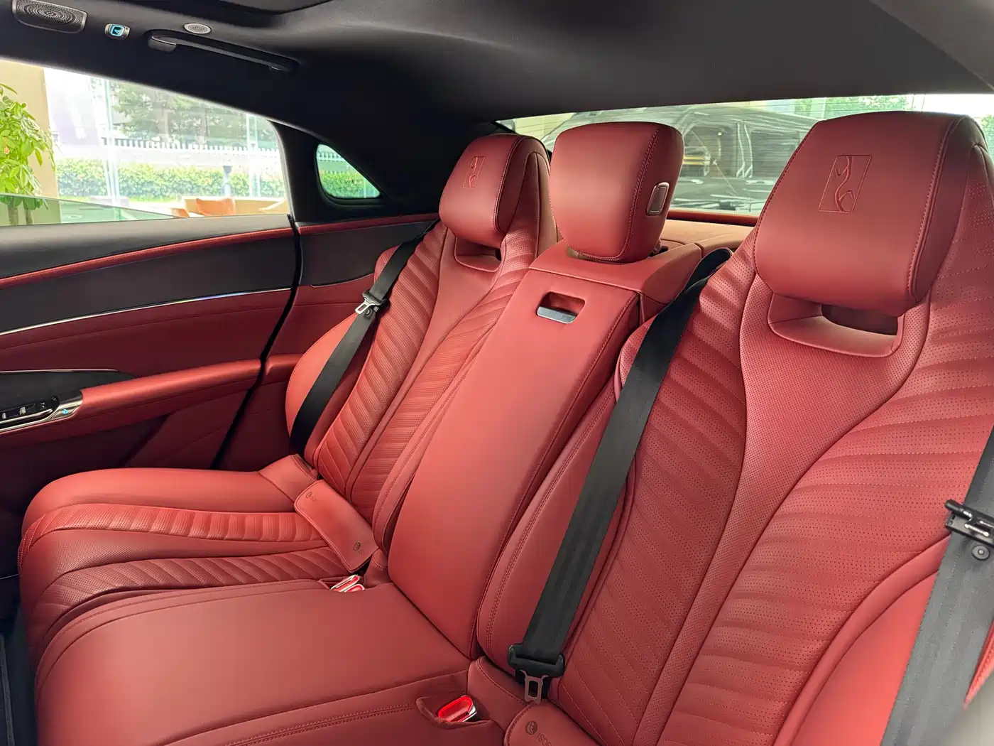 Yangwang U7 2026 PHEV 5-seater Luxury Edition фото 9