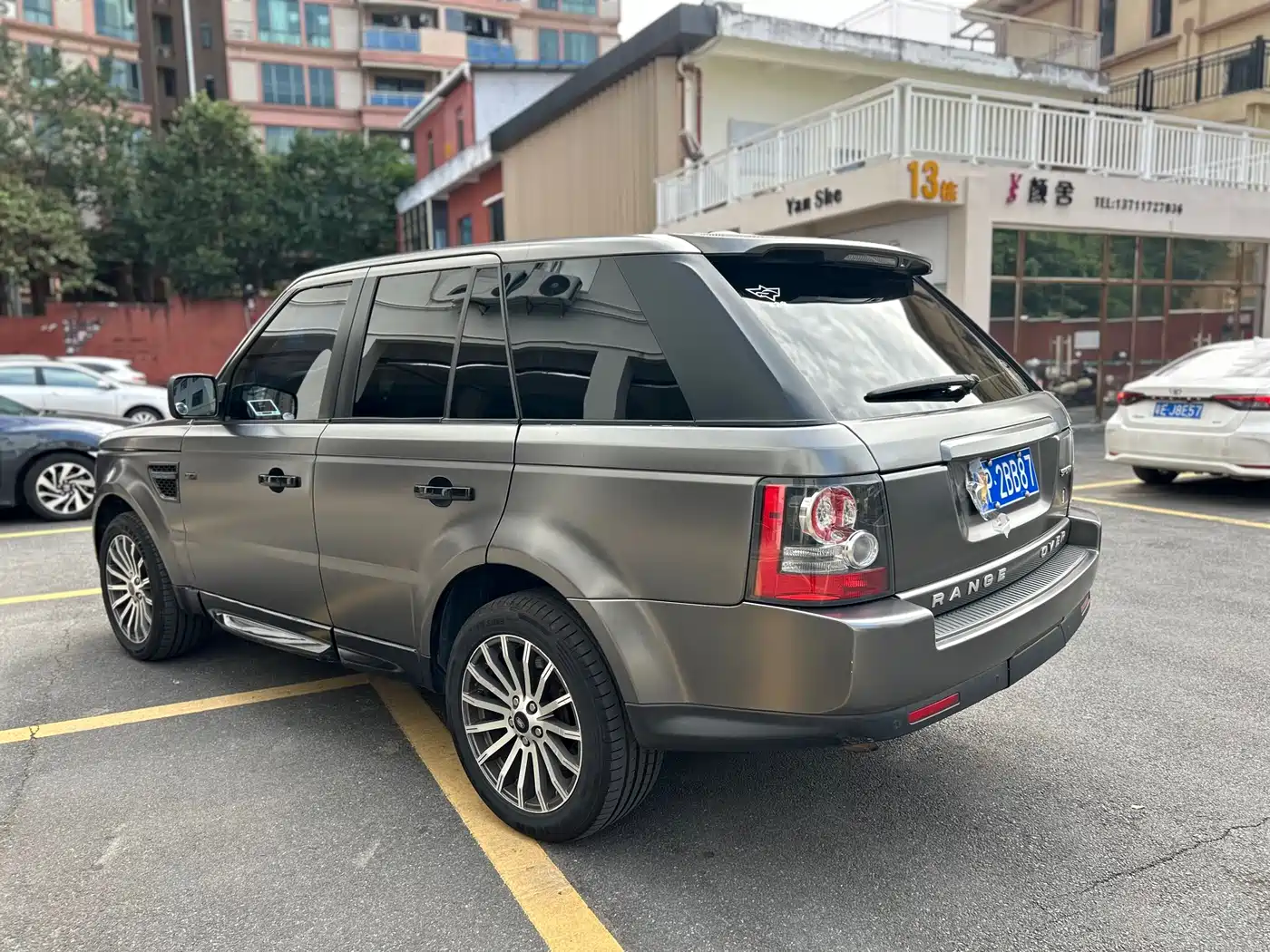 Land Rover Range Rover Sport 2011 3.0 TDV6 Diesel фото 5